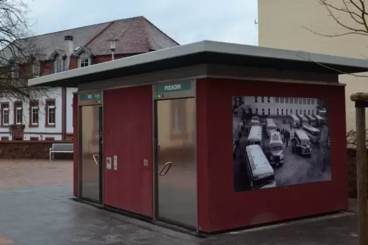 Um dieses Toilettenhäuschen der Gemeinde Hauenstein geht es bei dem Streit.